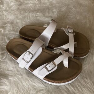 Steve Madden Girls Beached Slide Sandal
Girls Beached White Size 1